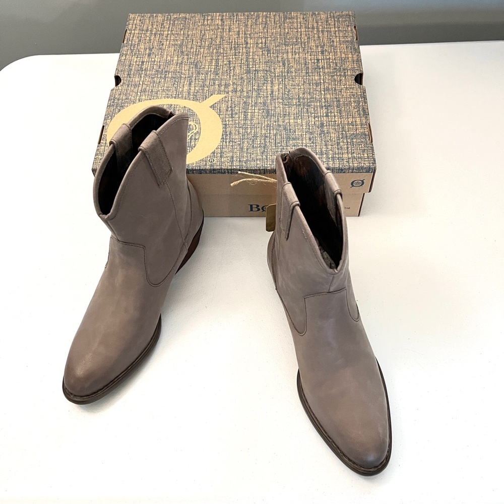 BORN Cow Girl Wynd Wester Leather Boot
GREY